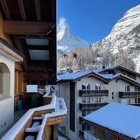 Haus Tiefbach - Apartment Cervino ツェルマット エクステリア 写真