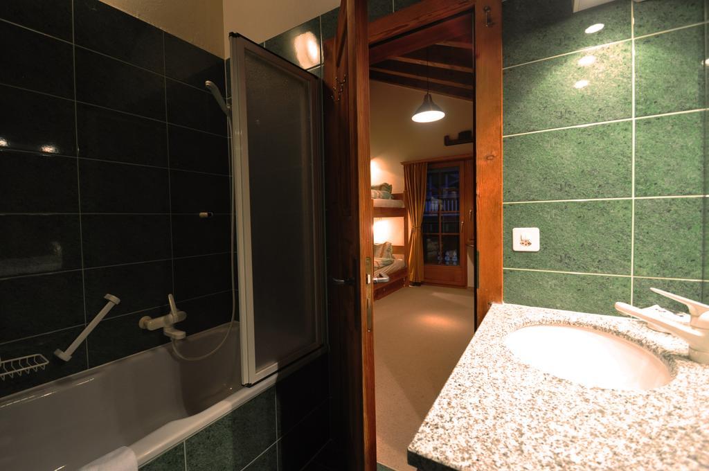 Haus Tiefbach - Apartment Cervino ツェルマット エクステリア 写真