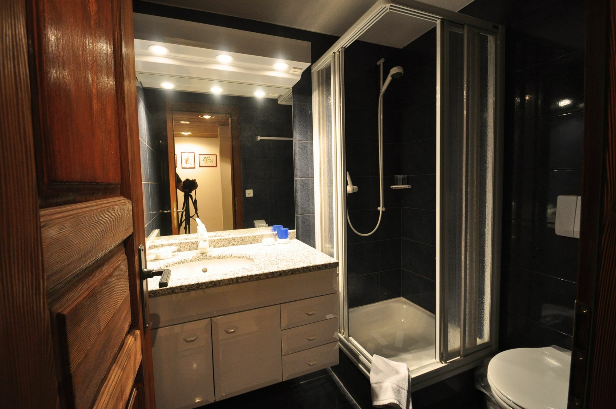 Haus Tiefbach - Apartment Cervino ツェルマット エクステリア 写真